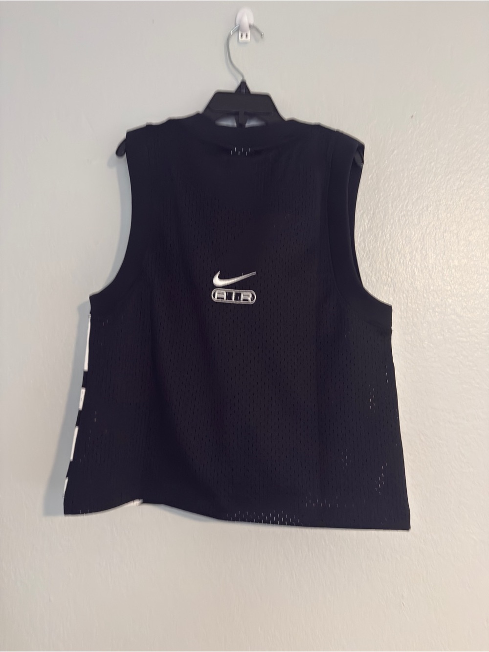 Nike Air Mesh Crop Tank Top | Women’s Small | NWT | Black & White Logo Graphic S - Picture 5 of 7
